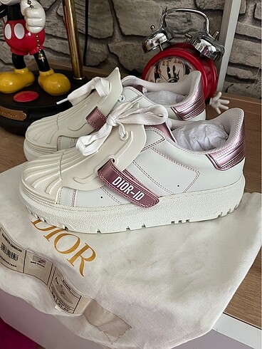 Dior sneaker