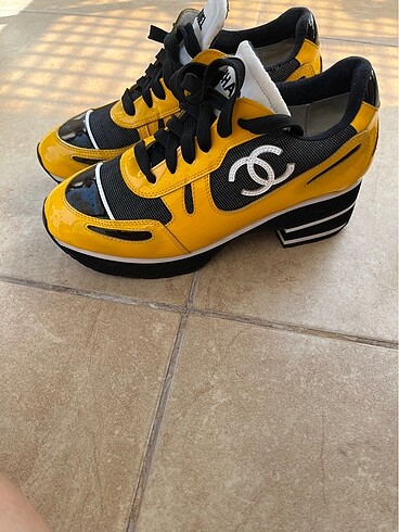 Chanel sneaker