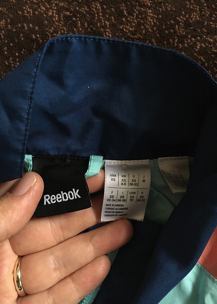 Reebok yağmurluk - Görsel 3