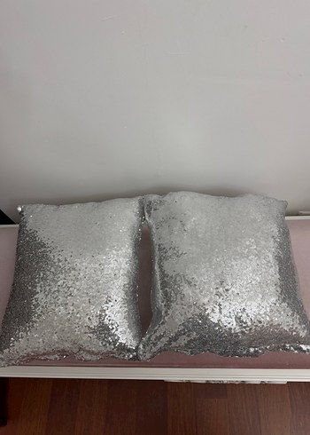 Gri Parlak Pullu Modern Dekoratif Yastık - Görsel 2