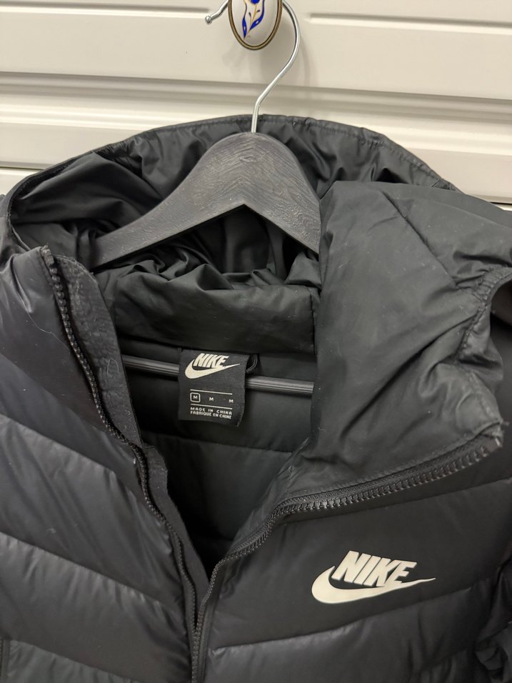 Nike Siyah Kapüşonlu Spor Mont - Görsel 2