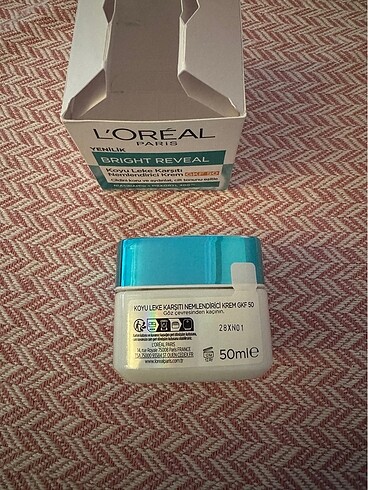 Beden Loreal bright reveal koyu leke karşıtıcı nemlendirici krem