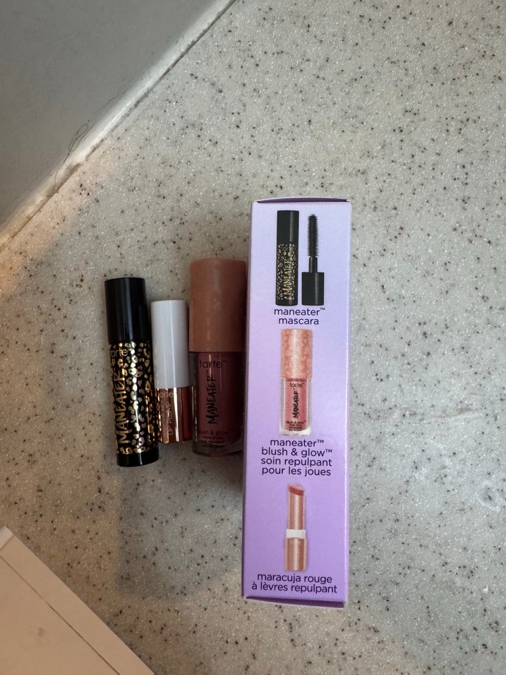 Tarte 3lü Maskara,lip gloss,likit allık seti,hepsi mini boydur - Görsel 3