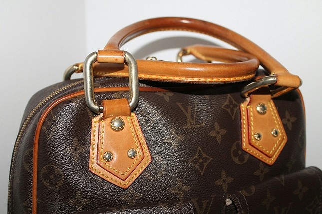 diğer Beden kahverengi Renk Louis Vuitton çanta. Az kullanılmıs, hasarsız. 