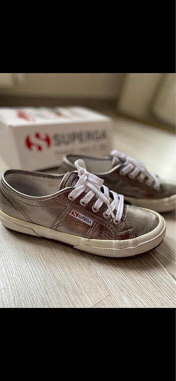 Orijinal kutulu gri renk superga