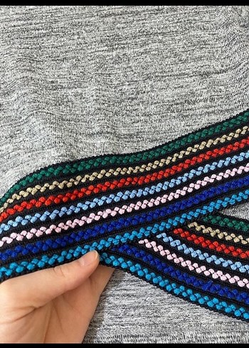 Gri Boğazlı Kısa Triko Kazak - Görsel 2