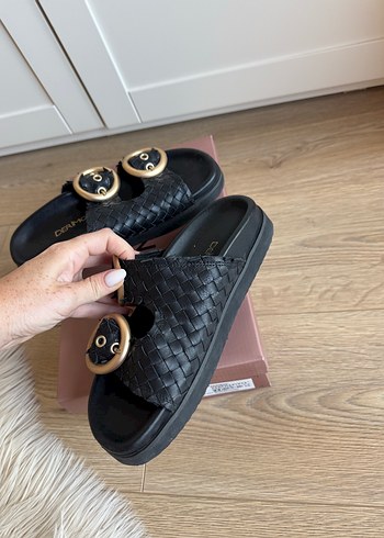 Tokalı Siyah Yılan Desenli Platform Terlik - Görsel 5