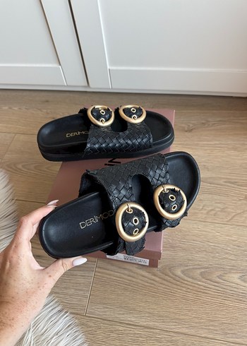 Tokalı Siyah Yılan Desenli Platform Terlik - Görsel 4