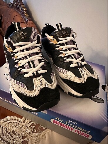 Skechers