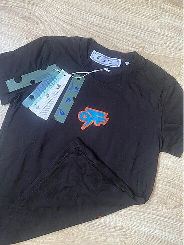 Off-white tişört