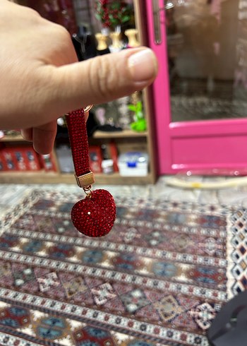 Kırmızı Payetli Kalp Anahtarlık - Görsel 3
