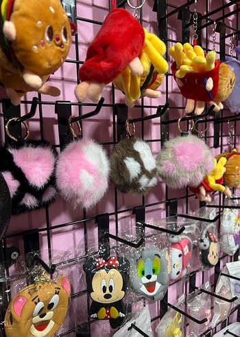 Pembe Kürklü Rock Punk Anahtarlık - Görsel 3