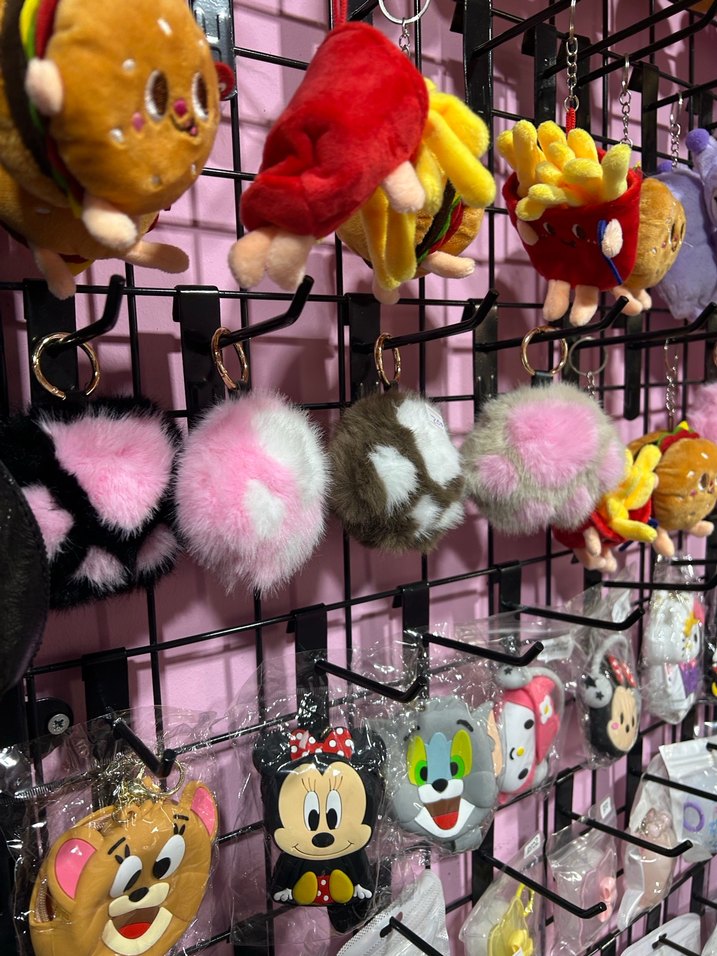 Pembe Kürklü Rock Punk Anahtarlık - Görsel 3