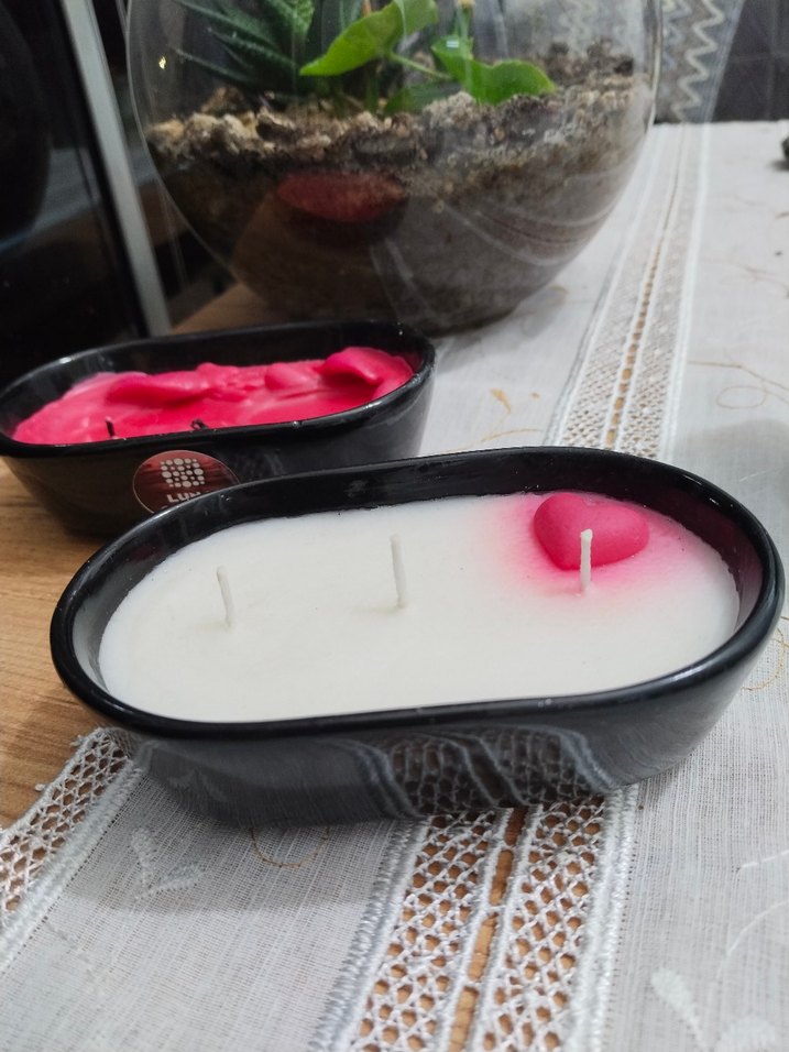 Kırmızı Kalp Detaylı Beyaz Mum - Görsel 2