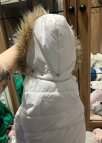 Kürk Detaylı Beyaz Kız Çocuk Yelek - Görsel 3