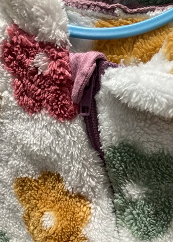 Çiçek Desenli Kapüşonlu Çocuk Tulum - Görsel 4