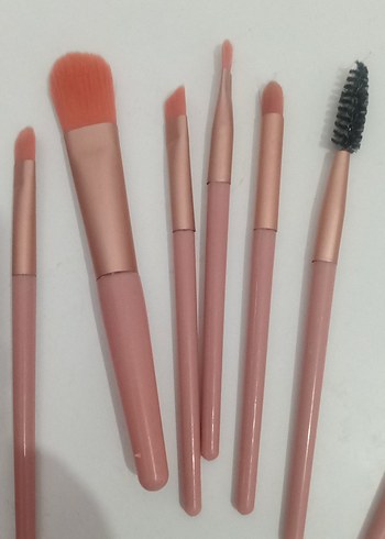 Pastel Pembe 8 Parça Makyaj Fırçası Seti - Görsel 2