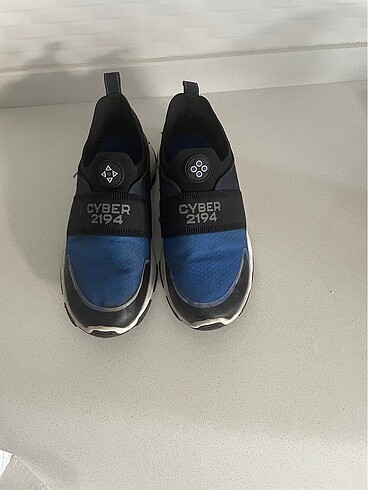 Zara spor ayakkabı