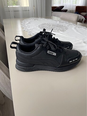 Puma Puma spor aylık