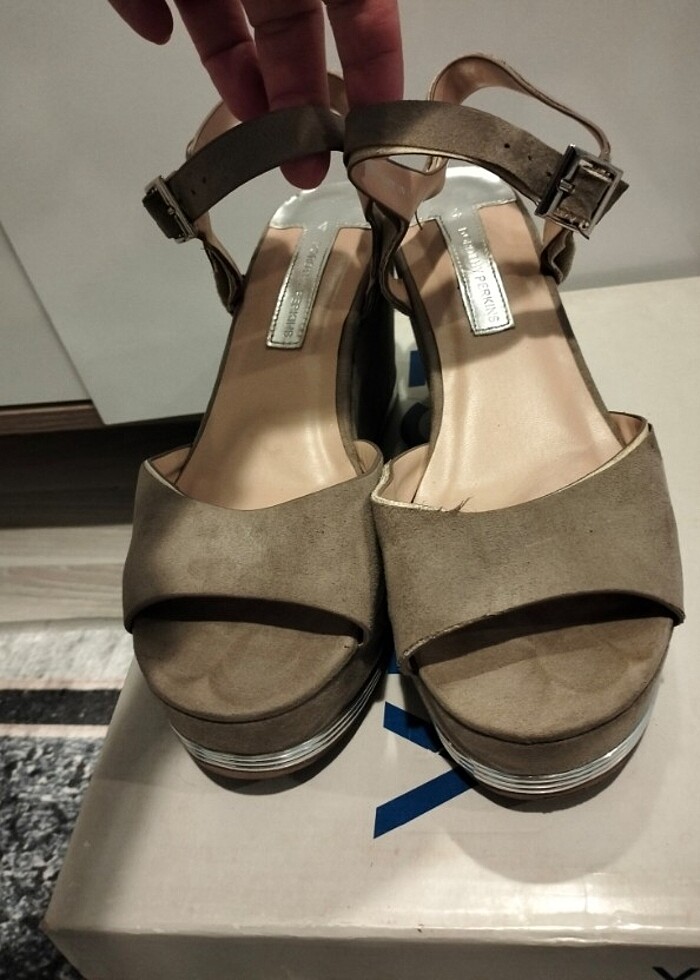Dorothy perkins dolgu topuk sandalet 37 numara orjinal kullanima - Görsel 2