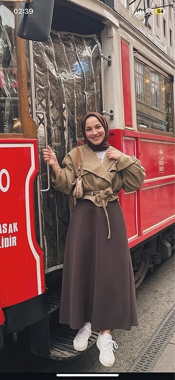 38 Beden kısa trençkot