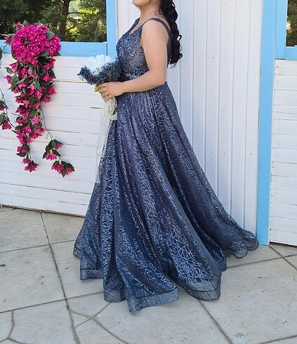 Nişan elbisesi