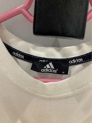 m Beden beyaz Renk Adidas M beden 1 kez kullanıldı