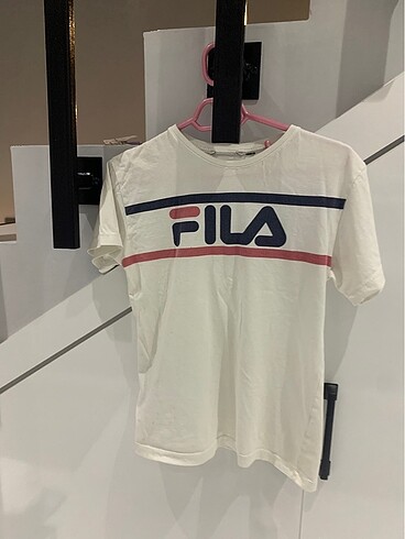 Fila Fila 8-9 yaş etiketi kesil