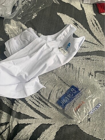 Berrak marka 1 numara atlet - Görsel 4