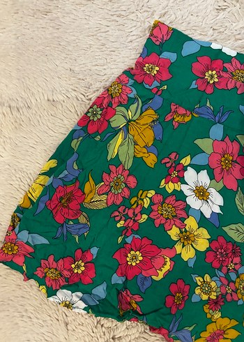 Çiçek Desenli Mini Şort Etek - Görsel 2