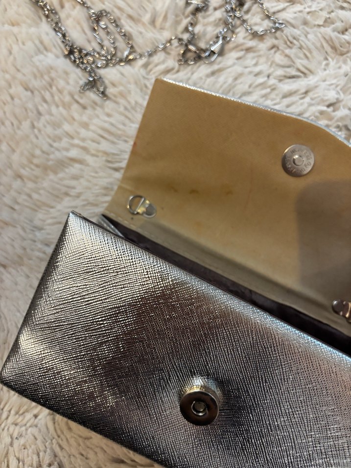 Zincir Detaylı Gri Kadın Portföy Çanta - Görsel 3