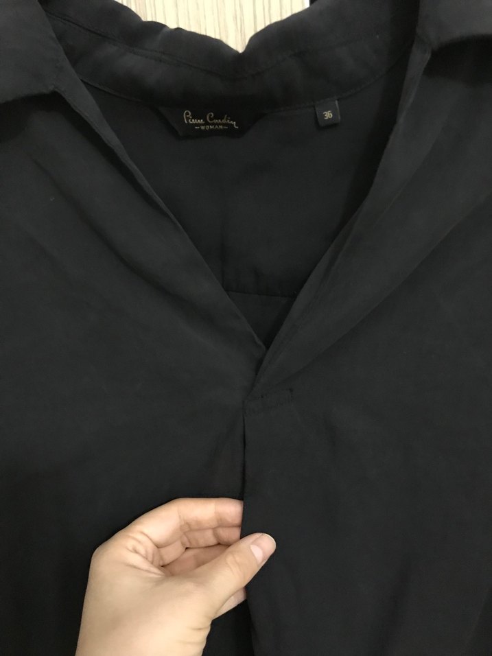 Siyah V Yaka Kadın Gömlek - Görsel 3