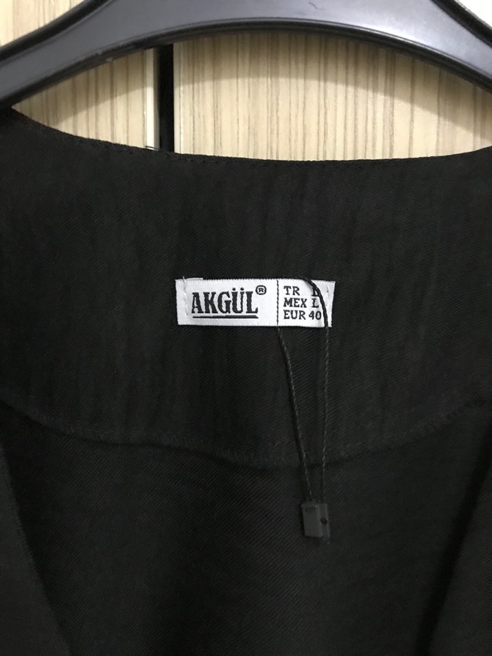 Siyah Kolsuz Midi Keten Yelek - Görsel 3