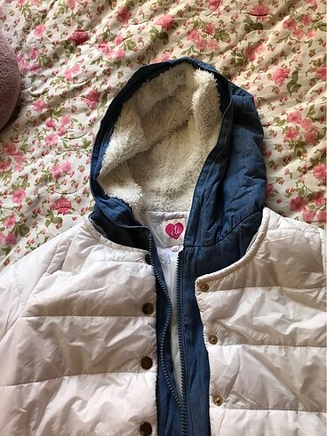 Kız çocuk şişme mont - Görsel 11