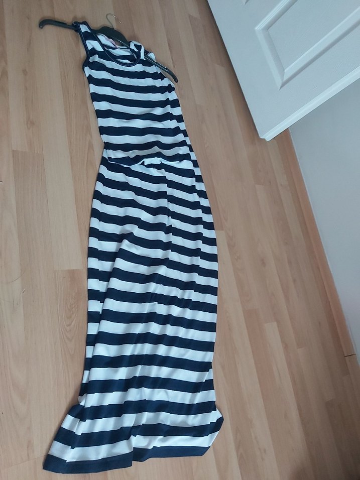 Çizgili, Uzun, Kolsuz Kadın Elbise - Görsel 3