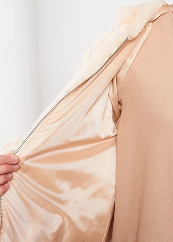 LCW Modest Ekru Kapüşonlu Düz Uzun Kollu Kürklü Kadın Kaban - Görsel 6