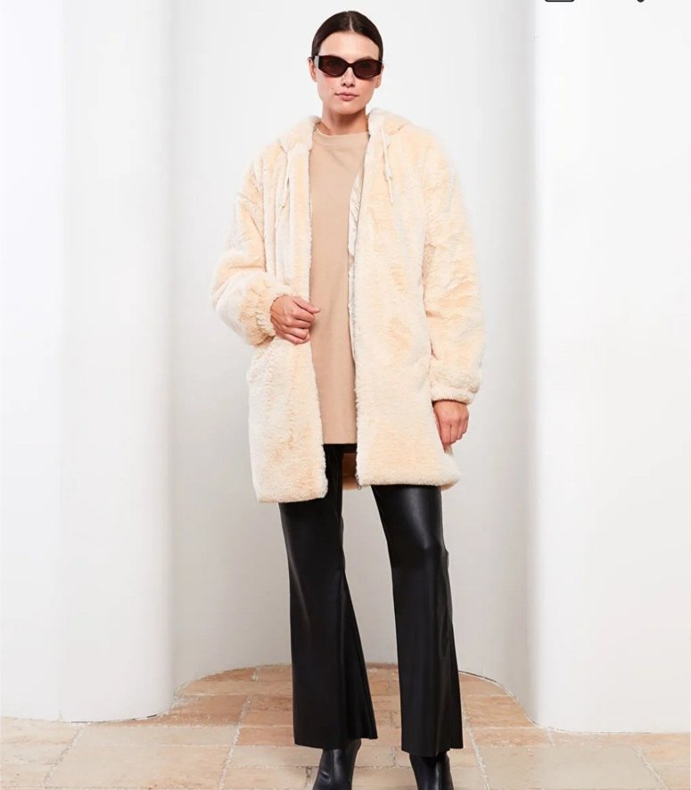 LCW Modest Ekru Kapüşonlu Düz Uzun Kollu Kürklü Kadın Kaban - Görsel 4