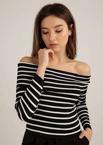 Siyah Beyaz Çizgili Kayık Yaka Bluz - Görsel 3