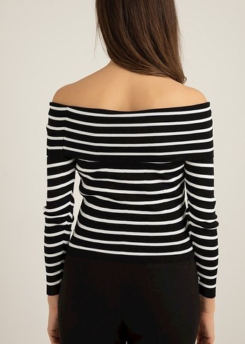 Siyah Beyaz Çizgili Kayık Yaka Bluz - Görsel 2