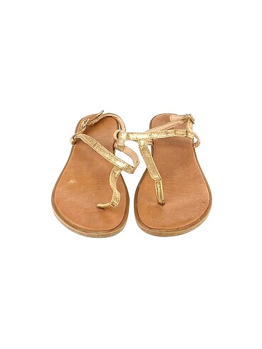 38 Beden PreLoved Sandalet %70 İndirimli.