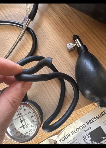 Koyu Siyah Tansiyon Ölçüm Kiti ve Steteskop - Görsel 8