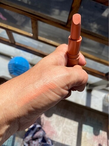 Avon Estalla ruj