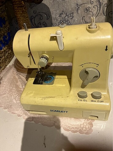 Mini dikiş makinası