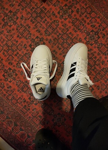 Adidas spor ayakkabı