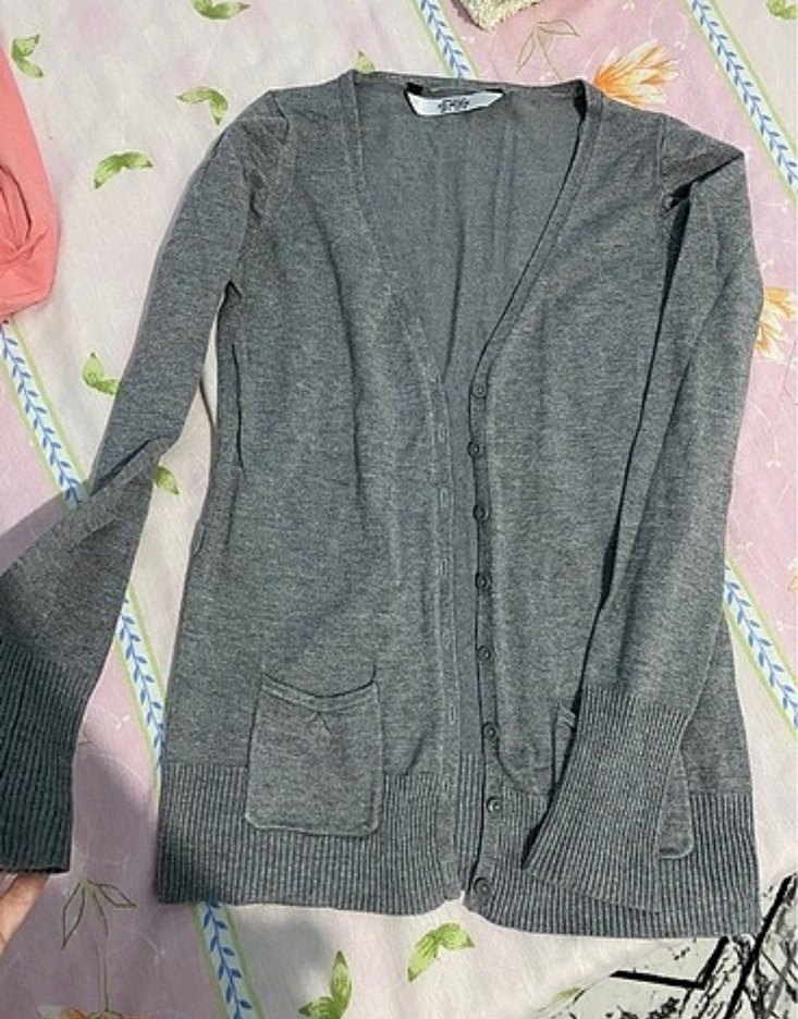 Gri Uzun Kollu Düğmeli Kadın Hırka - Görsel 2