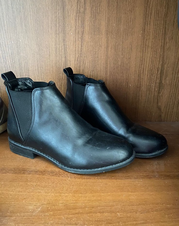 Siyah Kadın Bot - Görsel 2