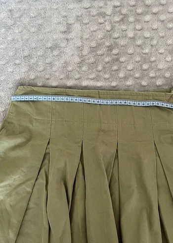 Haki Renkli Pilili Keten Mini Etek - Görsel 4