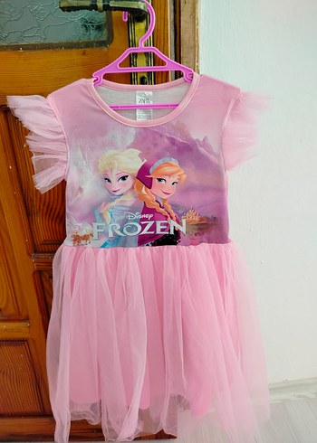 Pembe elbise