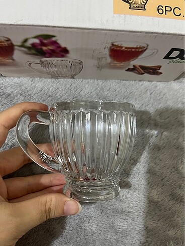 Beden 6 adet kulplu kristal çay bardağı