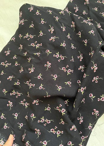 Çiçek desenli parça kumaş - Görsel 3